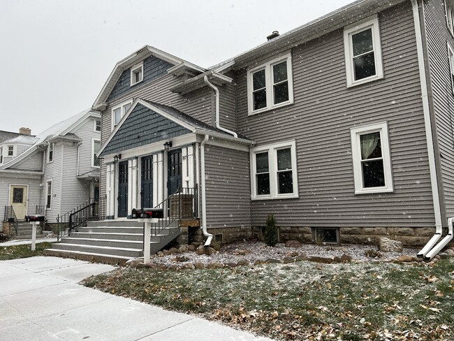 Building Photo - 118 E Franklin St Unit 120A