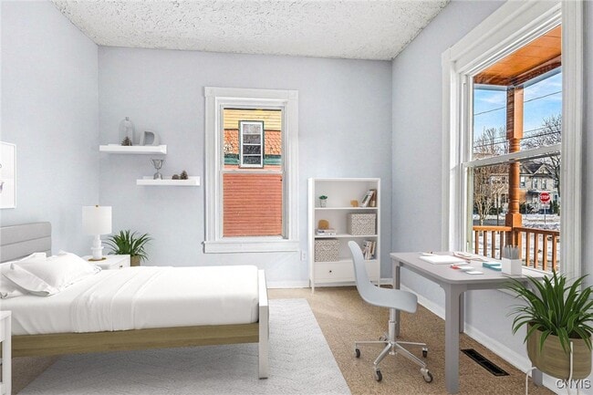 Photo - 302 Kellogg St