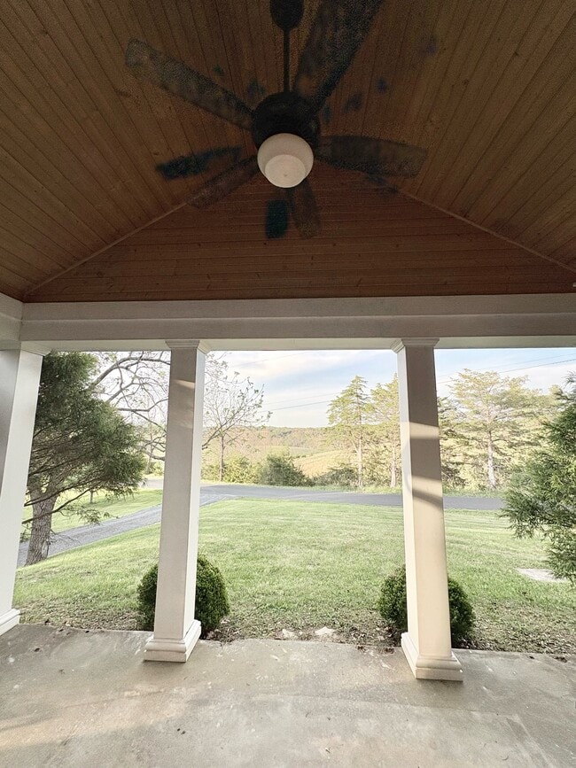 Photo - 772 St James Rd