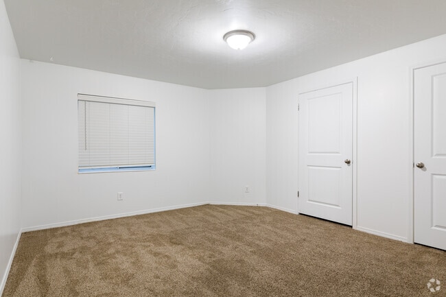 4BR, 3BA - 2,550SF