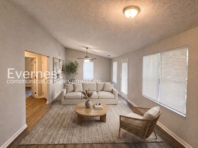 Photo - 1408 Creek View Dr