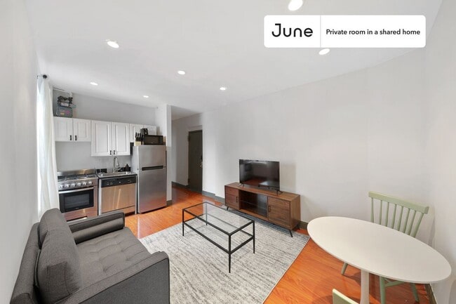 Room in Shared 2 bed/1 bath home in East Harlem