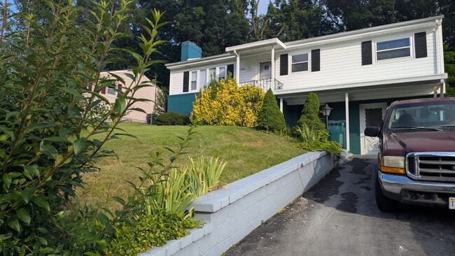 Outside view - 2208 Osborne St House