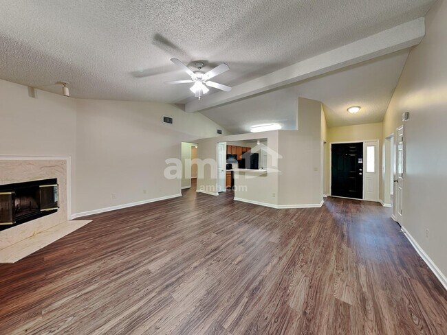 Photo - 2175 Hovington Cir E