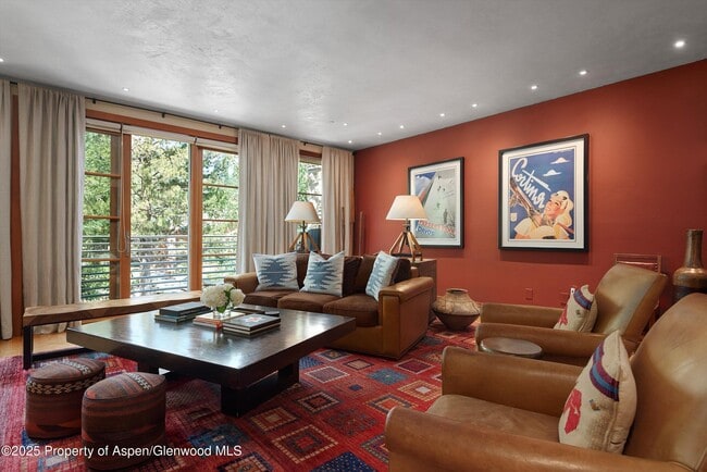 Photo - 714 S Galena St