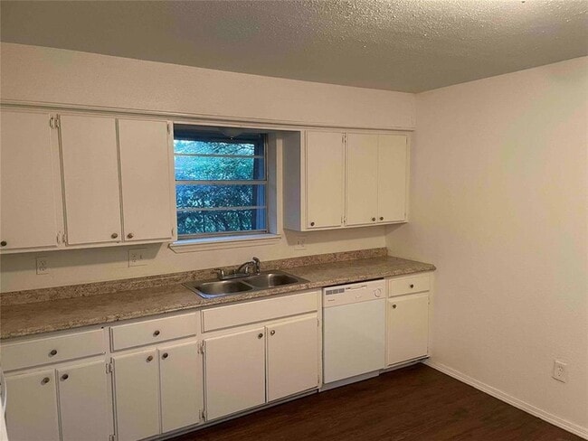917 Acacia Cir