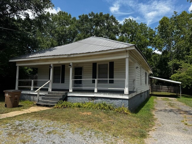 Building Photo - 3/1 close to uptown Shelby, NC