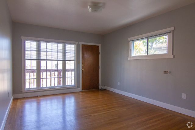 Building Photo - 1928 36th Ave Unit 1928 Rental