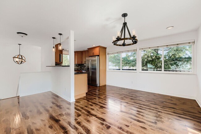 Photo - 4bd/2.75ba Renton Home