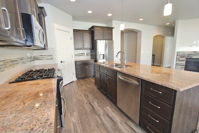 Building Photo - 10376 Colorful Dr