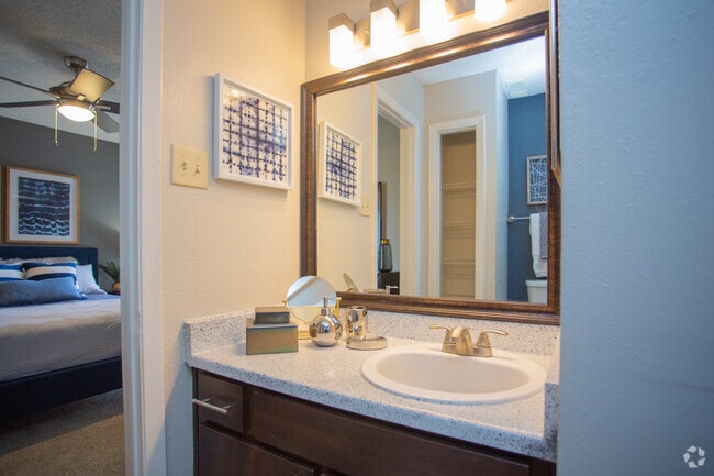 2BR, 2BA - 996SF - B2 Model