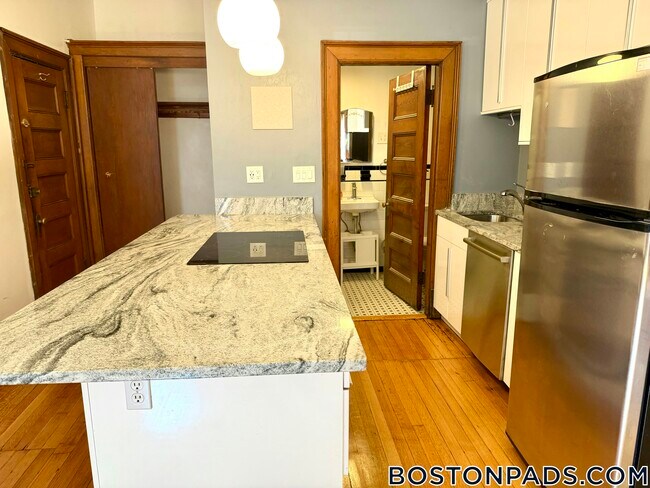 Photo - 849 Beacon St Unit 2