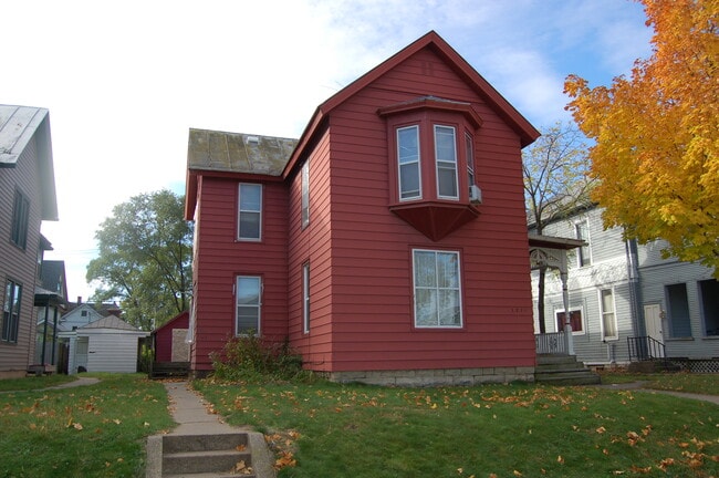 Building Photo - 1216 State St Rental