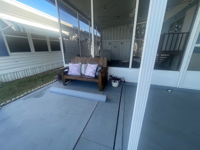 6909 Marlin Ln