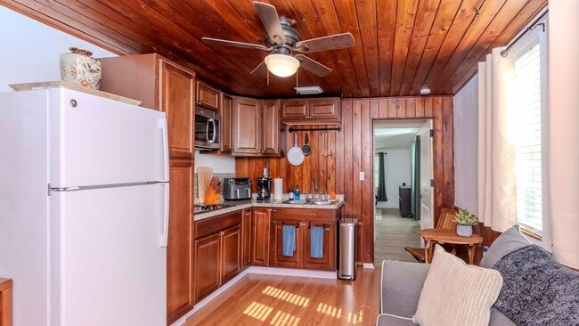 Photo - CLEAR675 Unit B