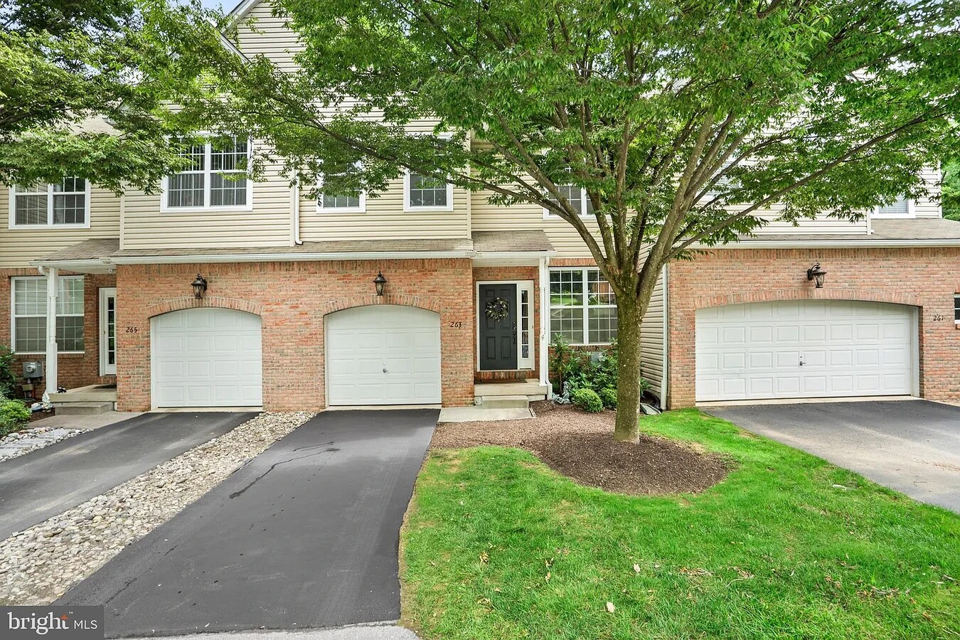 Photo - 263 E Hillcrest Ave Townhome
