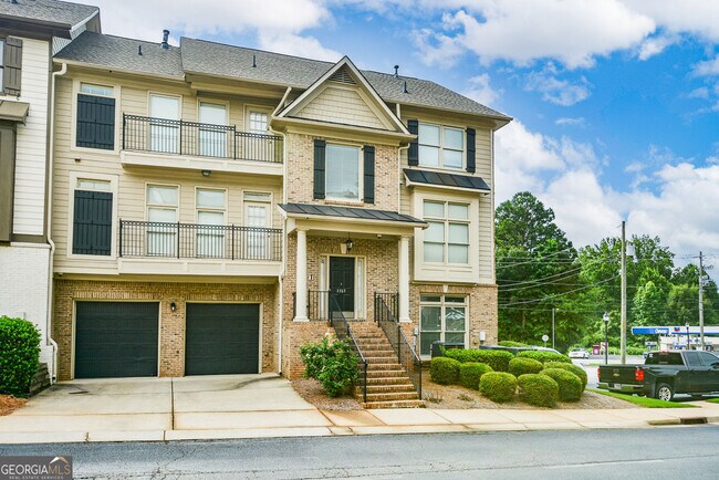 1165 Laurel Pl