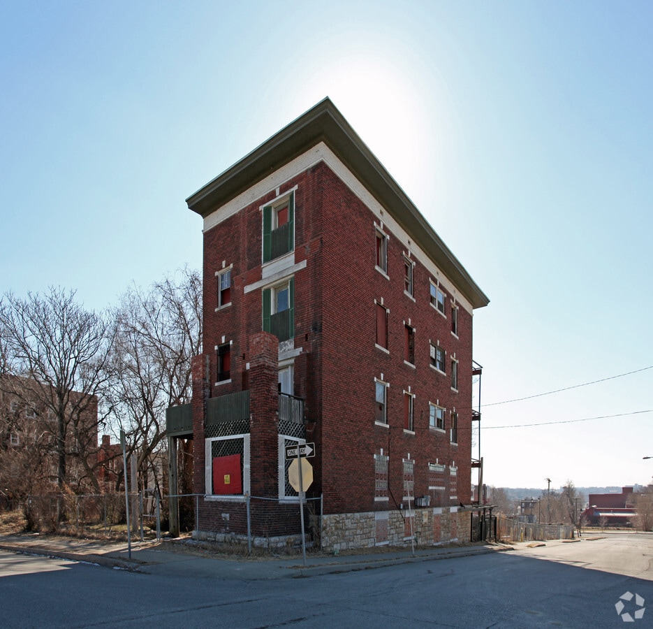 Photo - 1100 Lydia Ave Apartments