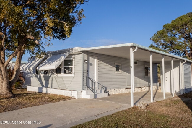 Building Photo - 1805 Big Cypress St NE