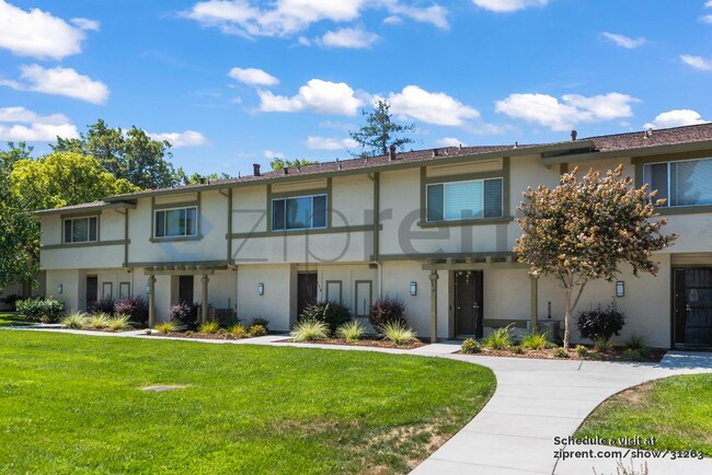 Photo - 556 Valley Forge Way Townhome