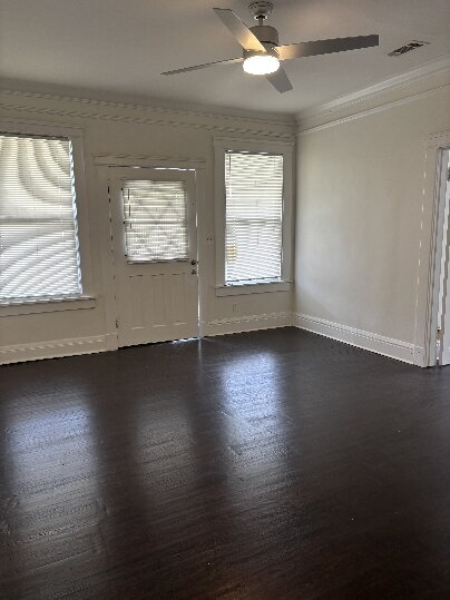Photo - "3-Bedroom Home on Glenview Avenue with Spacious Layout and 2 Full Baths!"