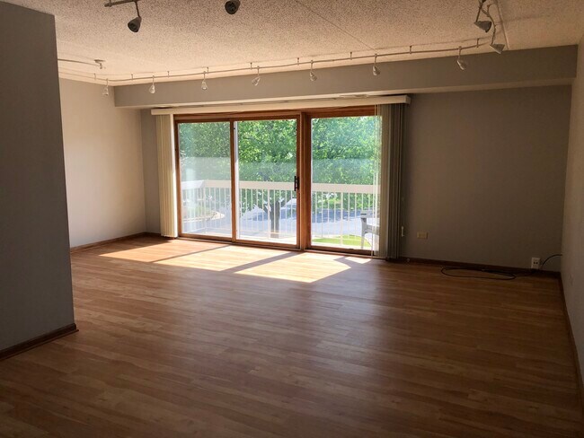 Photo - 1056 Ashley Ct N Unidad 2C