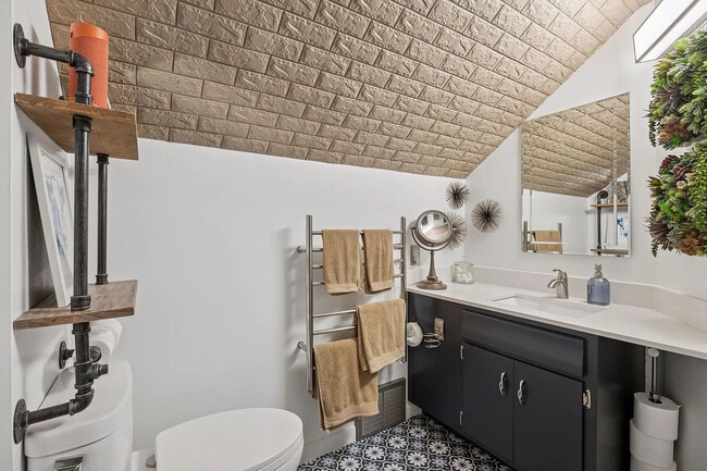 Photo - 4615 34th Ave S