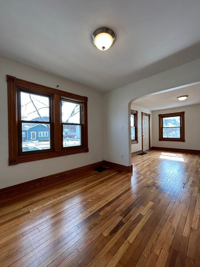 Photo - Beautiful 2 Bedroom 2 Bathroom House