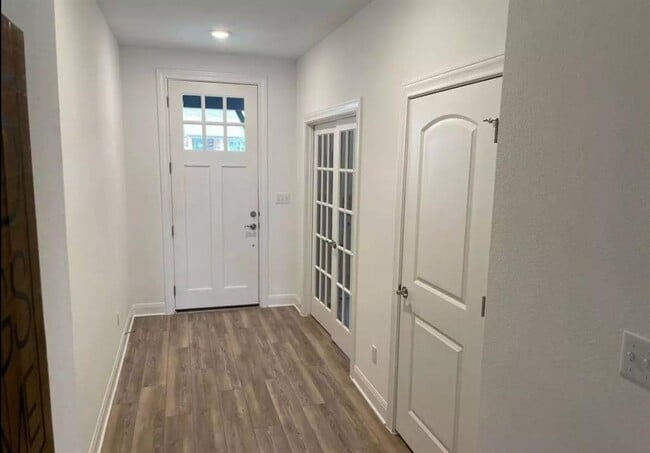 Photo - 145 Slenderleaf Dr