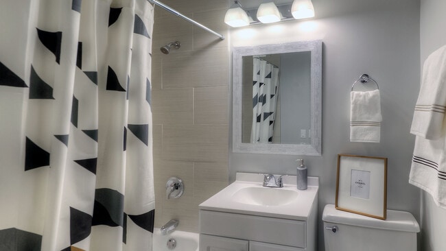 Photo - 111 E Chestnut St