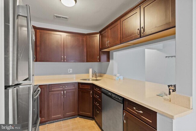 Photo - 4820B Aberdeen Dr