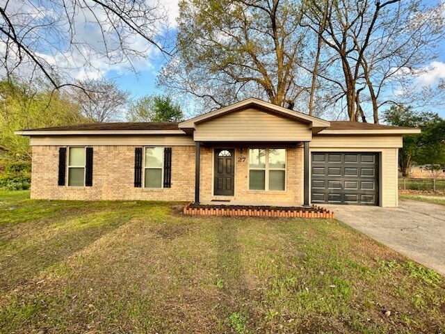 Photo - 27 Oak Meadows Dr House