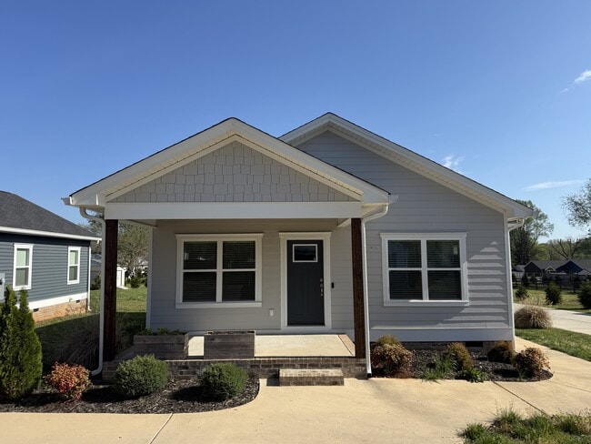 Building Photo - 1112 Phillips St SW