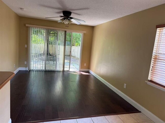 Photo - 1746 Mandavilla Dr