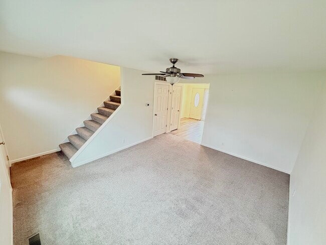 Photo - 1936 Canterbury Dr Unit 2C