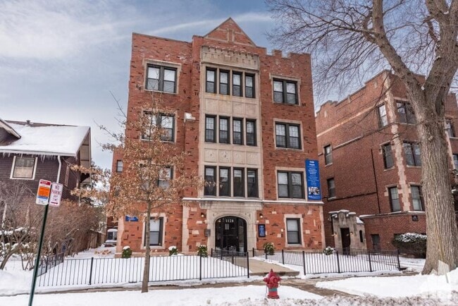 Building Photo - 2 bedroom in Evanston IL 60202 Unit C1 Rental