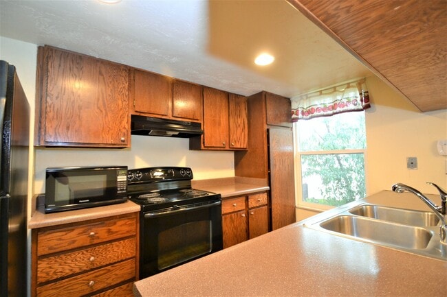 Photo - 1288 Suncrest Way
