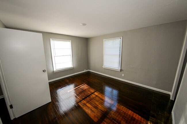 Photo - 416 N Austin Ave