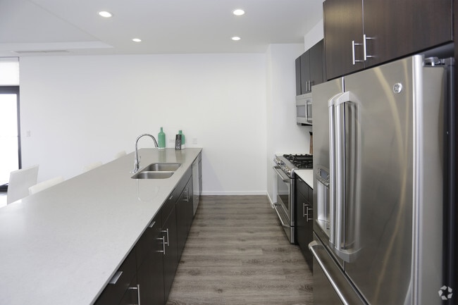 2BR, 2BA - 1235 SF - 16M