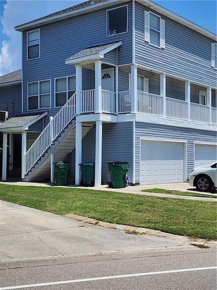 Photo - 870 Marina Dr