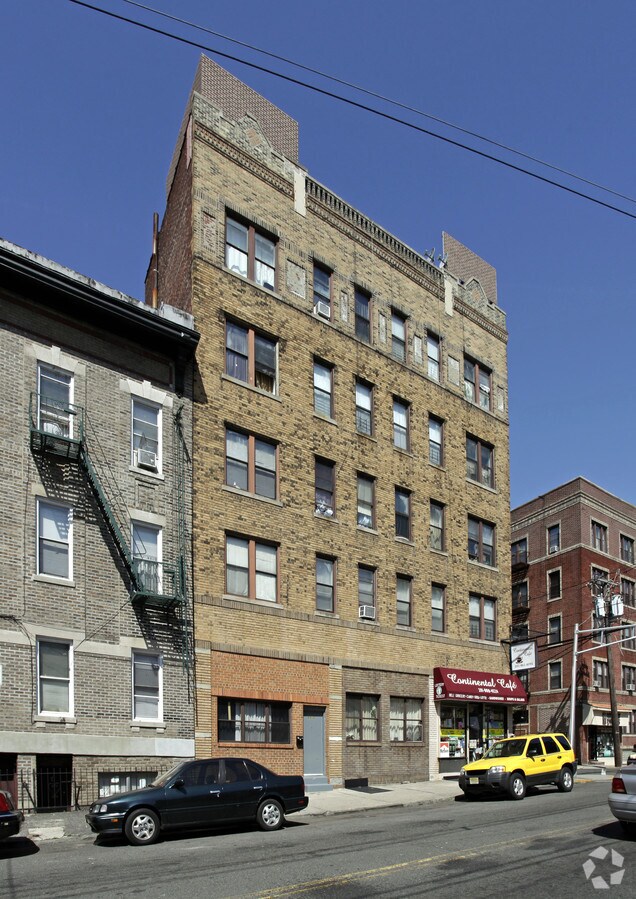 Photo - West Broadway Condos