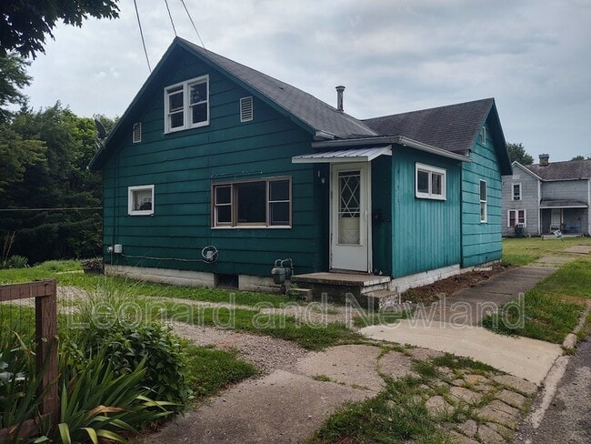 Building Photo - 515 S 10th St