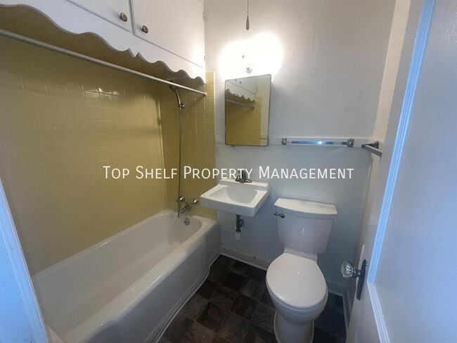 Photo - 2303 E 9th St Unit 2