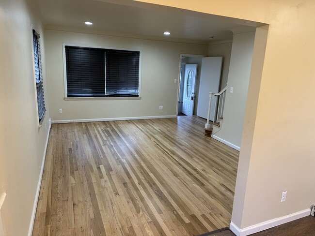 Photo - 7517 Sterling