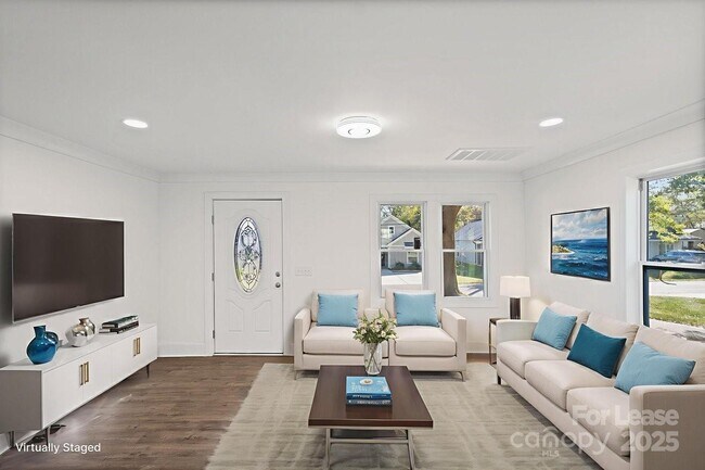 Photo - 225 N Lee St