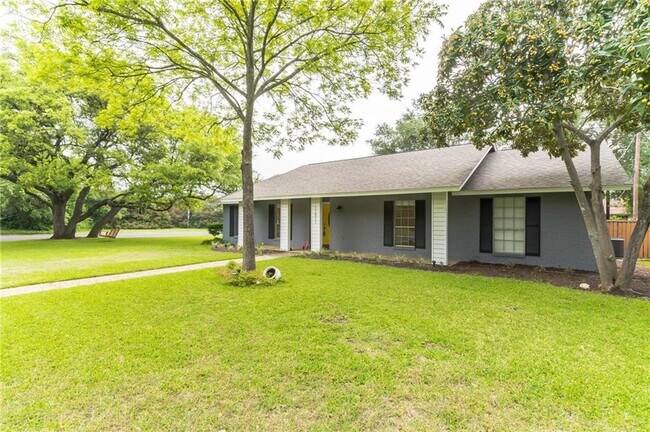 Photo - 11911 Brookwood Rd