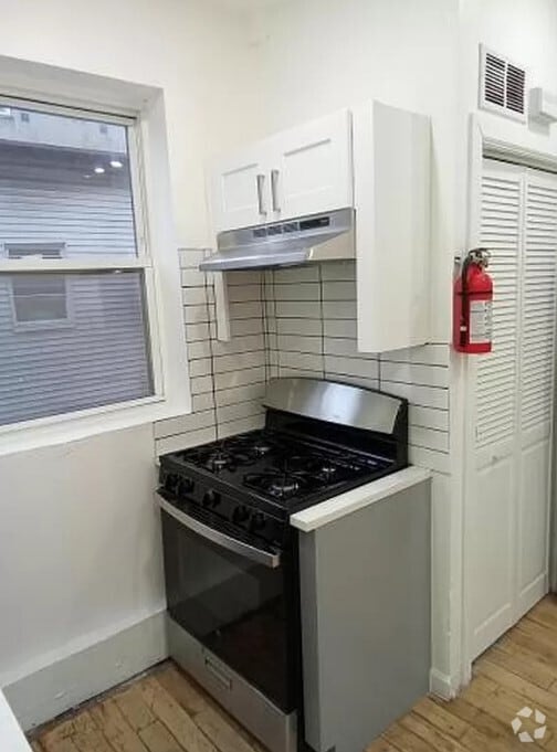 Building Photo - 7 Reed St Unit 2L Rental