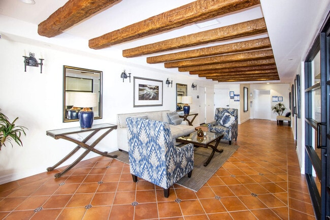 Le Blanc Apartments
