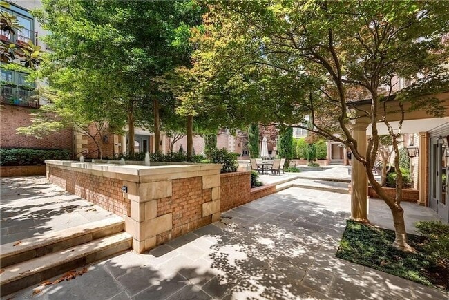 Photo - 2885 Woodside St Unit 303