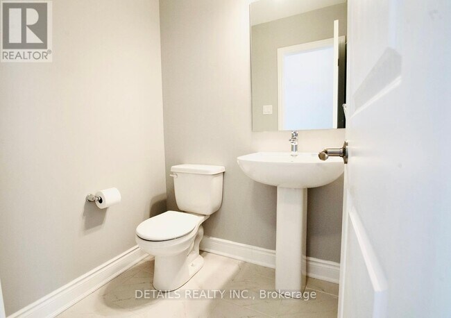 Photo - 557 Flagstaff Dr